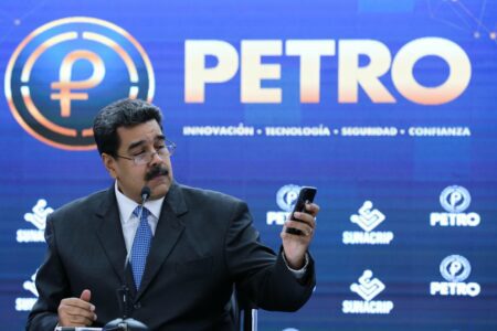 委內瑞拉總統馬杜洛將空投給合格公民 0.5 石油幣 (PTR)