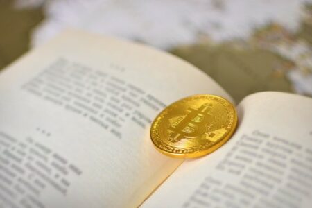 產官學也瘋狂，2019年近14,000篇Google學術論文提即比特幣