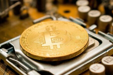 祖先級比特幣自 09 年首次轉移！各路大神打臉：又不是中本聰