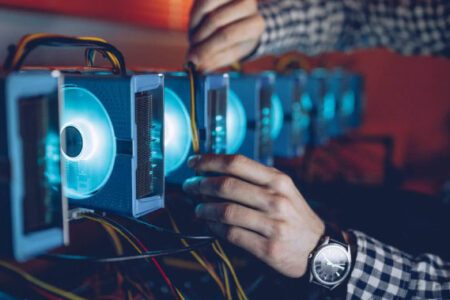 比特幣算力價值在第四次減半後跌至歷史新低