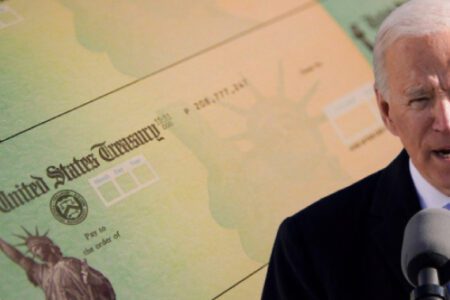 紓困助漲！刺激法案僅待拜登週五簽署，道瓊勇破新高、比特幣一度漲至57,000