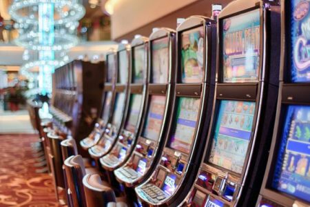 狂暴牛市的反思，十多年前的「賭場盈利效應」正在加密貨幣市場發酵