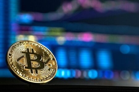 Coinbase：GBTC 淨流出激增與破產清算有關，市場關注 ETF 資金流而非基本面