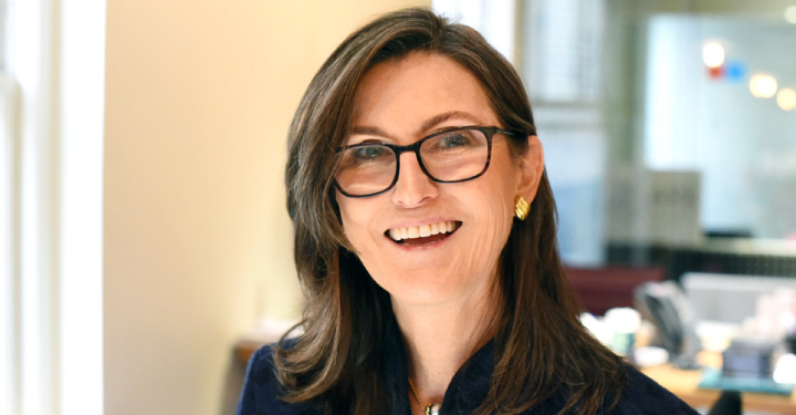 女股神 Cathie Wood：比特幣是第一個全球性私有數位貨幣體系，新興市場將呈現兩極化監管態度