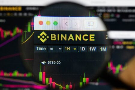 路透社報導稱幣安持續向伊朗用戶提供服務，CZ 批評標題與內容不符：別把讀者當笨蛋