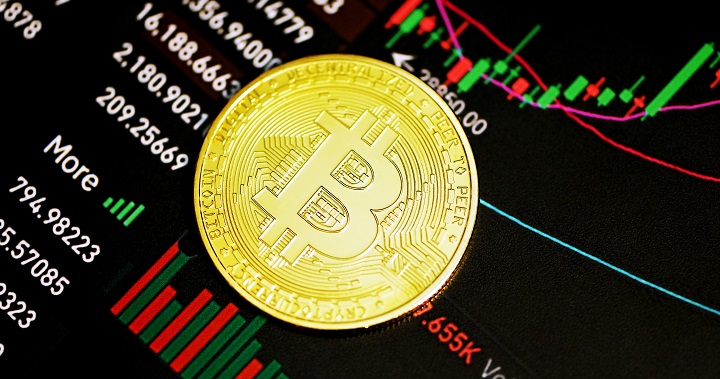 方舟投資創辦人 Cathie Wood：貝萊德與 Coinbase 的合作幫助機構接觸加密貨幣，可能帶來 1 兆美元的增長需求