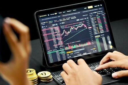 Coinbase 調查：62% 的機構過去一年增加了加密資產配置，僅 7.9% 看好未來一年價格將呈上升趨勢