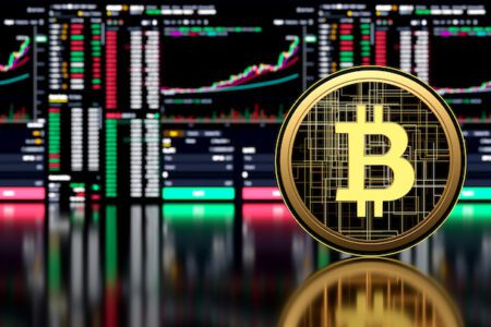 貨幣供應量和商業銀行存款大幅下滑，彭博策略師：期望比特幣維持反彈不合邏輯