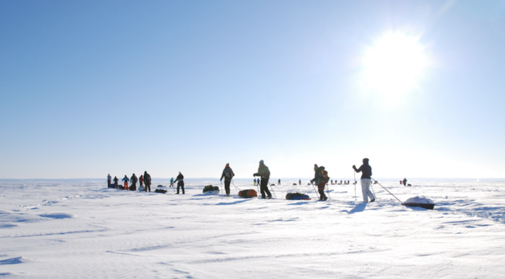 以太坊去中心化金融生態現況:GMX 用戶增長與留存率高、羊毛黨增加、Degens 活躍數下滑