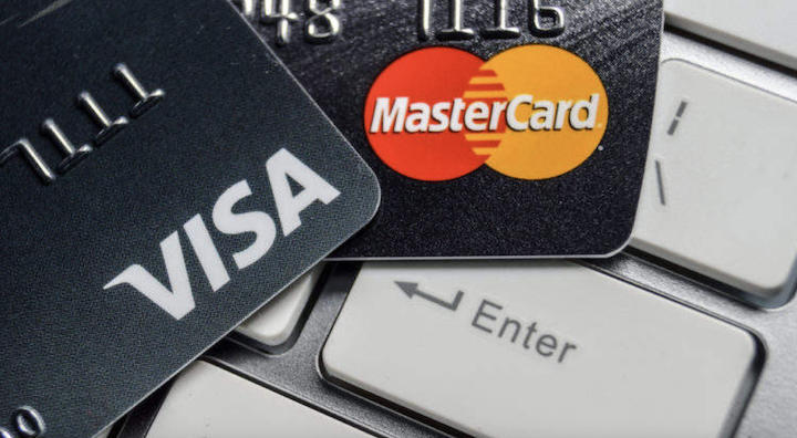 路透社：經歷一系列動盪後，Visa 與萬事達卡決定暫停推動加密貨幣相關計畫