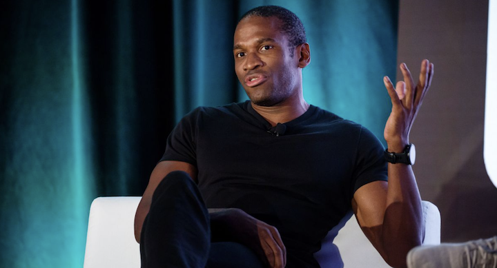 Arthur Hayes:真正的穩定幣遊戲不是押注 Circle,請做多比特幣和摩根大通