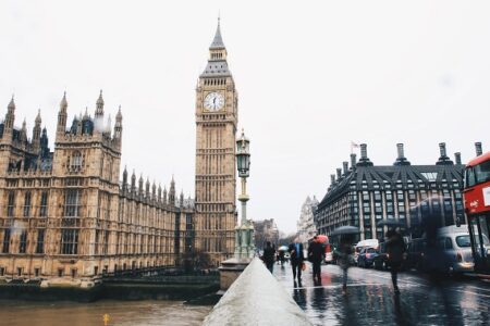 英國立法者：加密貨幣零售交易應被視為賭博來監管