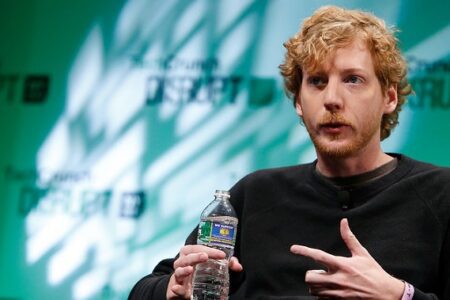 GitHub 創辦人致創業者：謹慎控制開支，全心投入產品構建