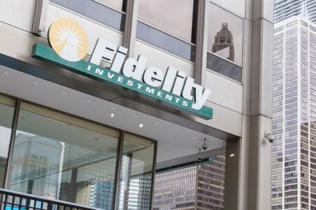 富達推出鏈上貨幣市場基金 FDIT，攜手 Ondo 推動資產代幣化