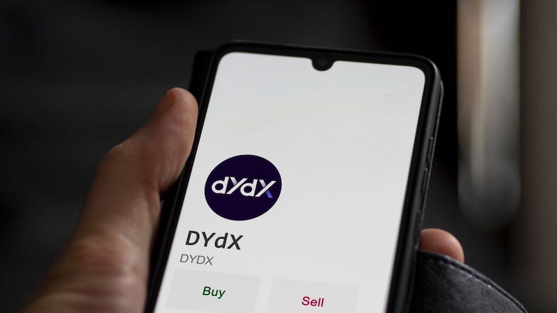 dYdX 啟動代幣回購計畫,25% 淨協議收入用於每月 DYDX 回購