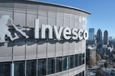 繼貝萊德之後，景順的比特幣 ETF 也在 DTCC 上架，股票代碼「BTCO」