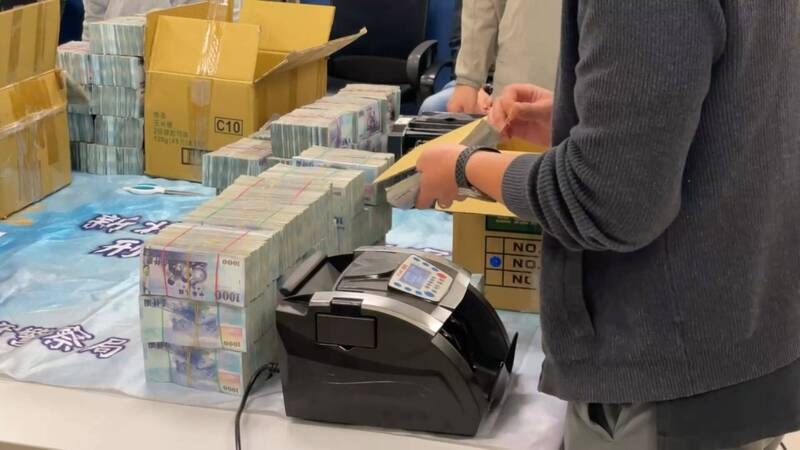 ACE 王牌交易所潘姓前負責人因涉嫌詐欺遭逮補,總計扣押不法獲利 2 億元