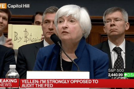 7 年前在葉倫背後出現的「購買比特幣」標語以 102 萬美元 BTC 售出