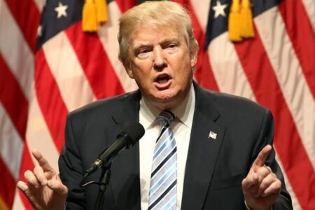 川普稱若當選將擁抱加密貨幣與 AI 等「未來產業」、成立政府效率委員會