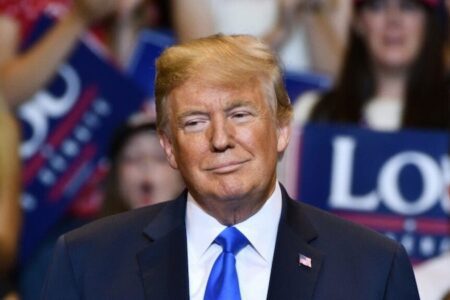 川普突喊「我愛川普幣」，某巨鯨短暫追高後認賠近 20 萬美元