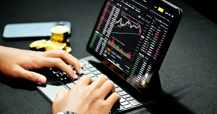 回顧 Hyperliquid 合約「內幕哥」騷操作，多空精準開平倉