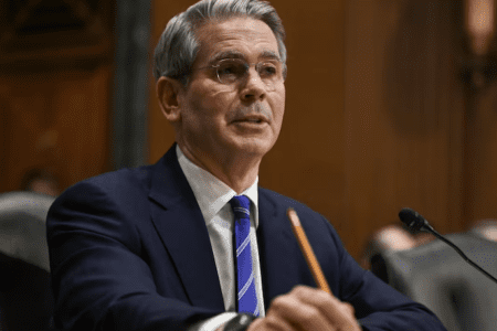 美財長否認主權國家拋債傳聞，強調市場波動屬技術性調整