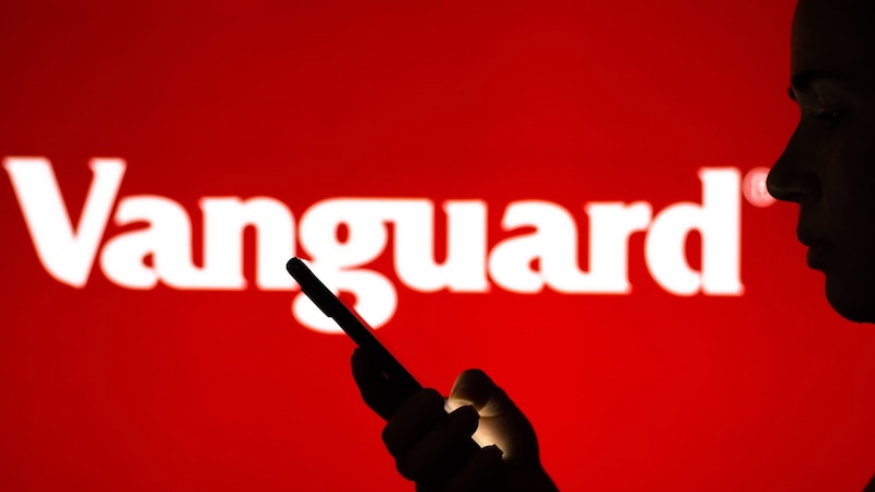 罵最兇卻買最多?批評比特幣不成熟的先鋒集團,如今卻成微策略最大股東