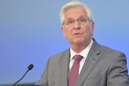 FED 理事沃勒稱加密資產不再處於邊緣，提「精簡主帳戶」構想助支付創新