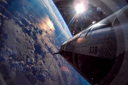 SpaceX 正式收購 xAI、馬斯克宣告「太空資料中心」願景，合併後估值達 1.25 兆美元