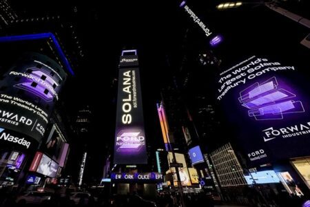 無槓桿結構成整併優勢，SOL 財庫公司 Forward Industries：當同業防守，我們能進攻