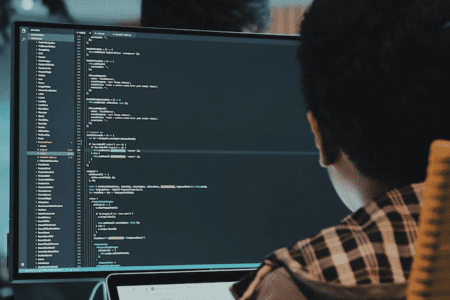 GitHub 數據揭示趨勢：AI 專案大爆發、加密開發生態萎縮 75%