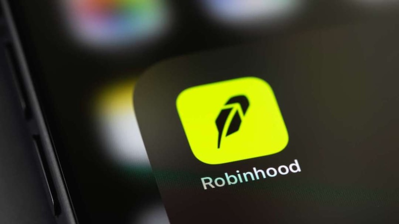 未獲授權將 190 家美股上鏈？AMC 執行長轟 Robinhood 違法，雙方執行長線上交鋒